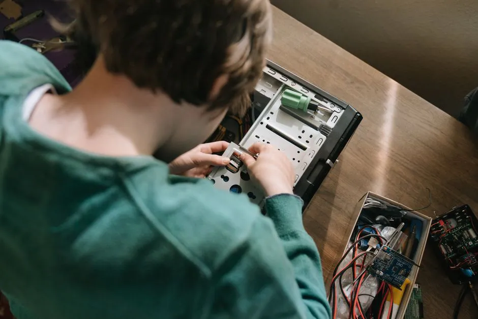 Teenage Engineering OP-1 Mod Gives It new Synth Engine, Chords, Effects & More